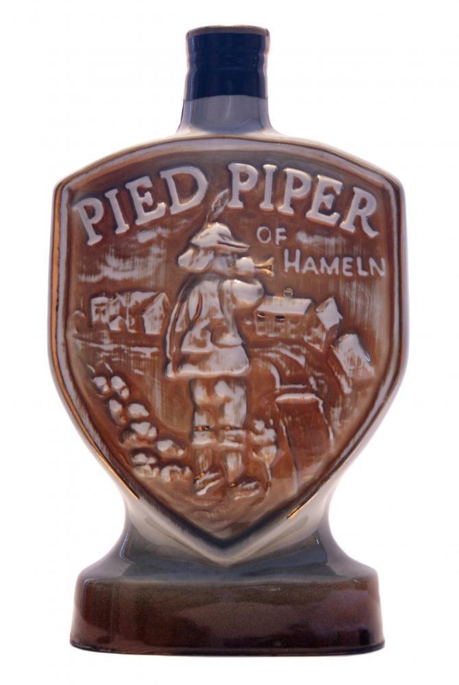 Jim Beam World Soccer Championship  Munich 1974  Regal China Decanter